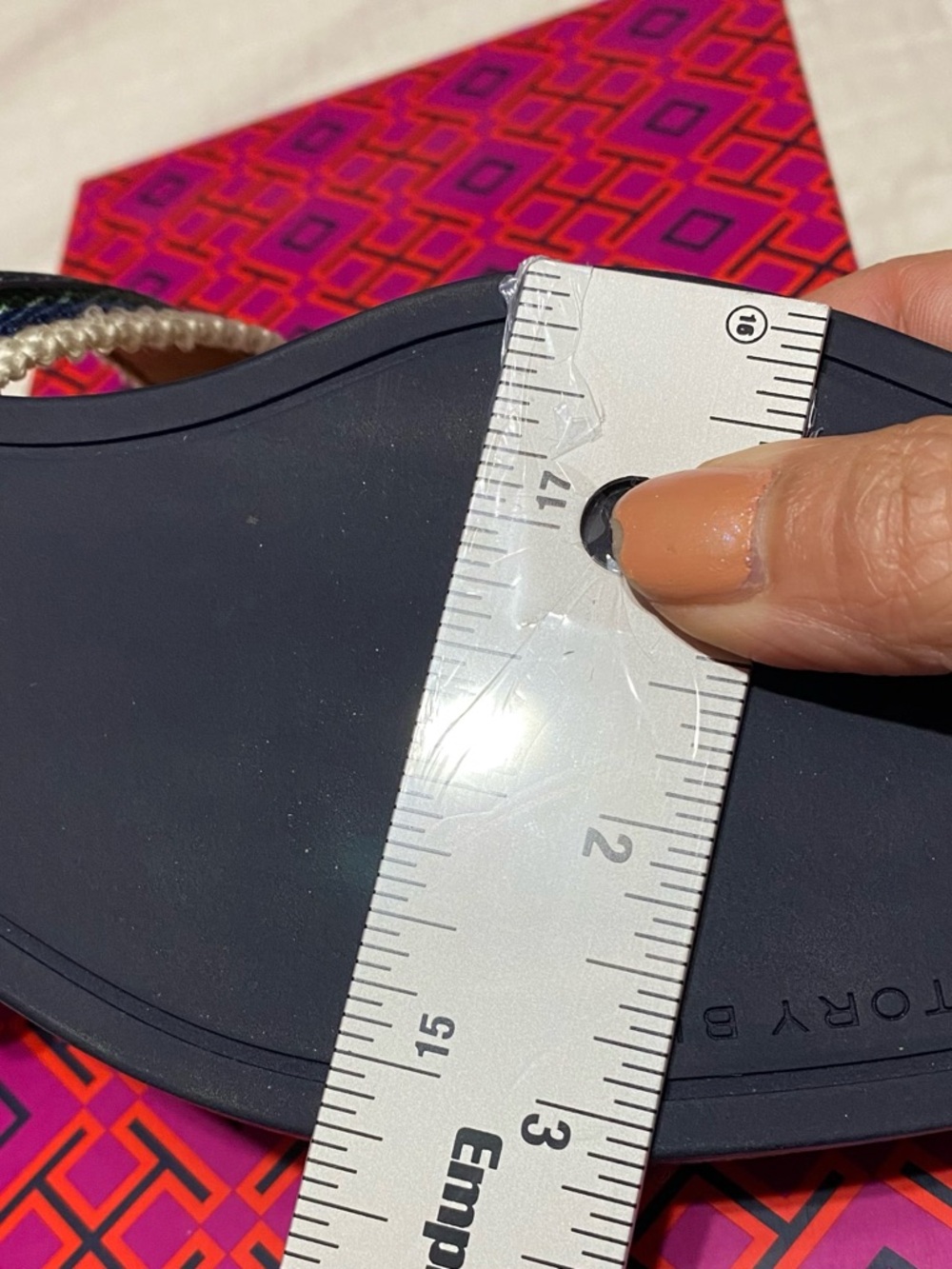 Tory Burch Flat Jessa Thong Sandal NIB Size 5 Perfect Navy Calf Leather - Picture 9 of 9